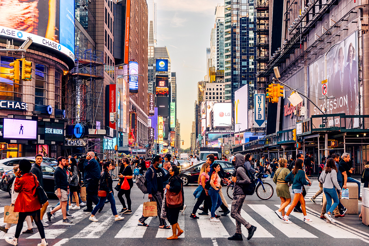 Busy pedestrian crossing in New York